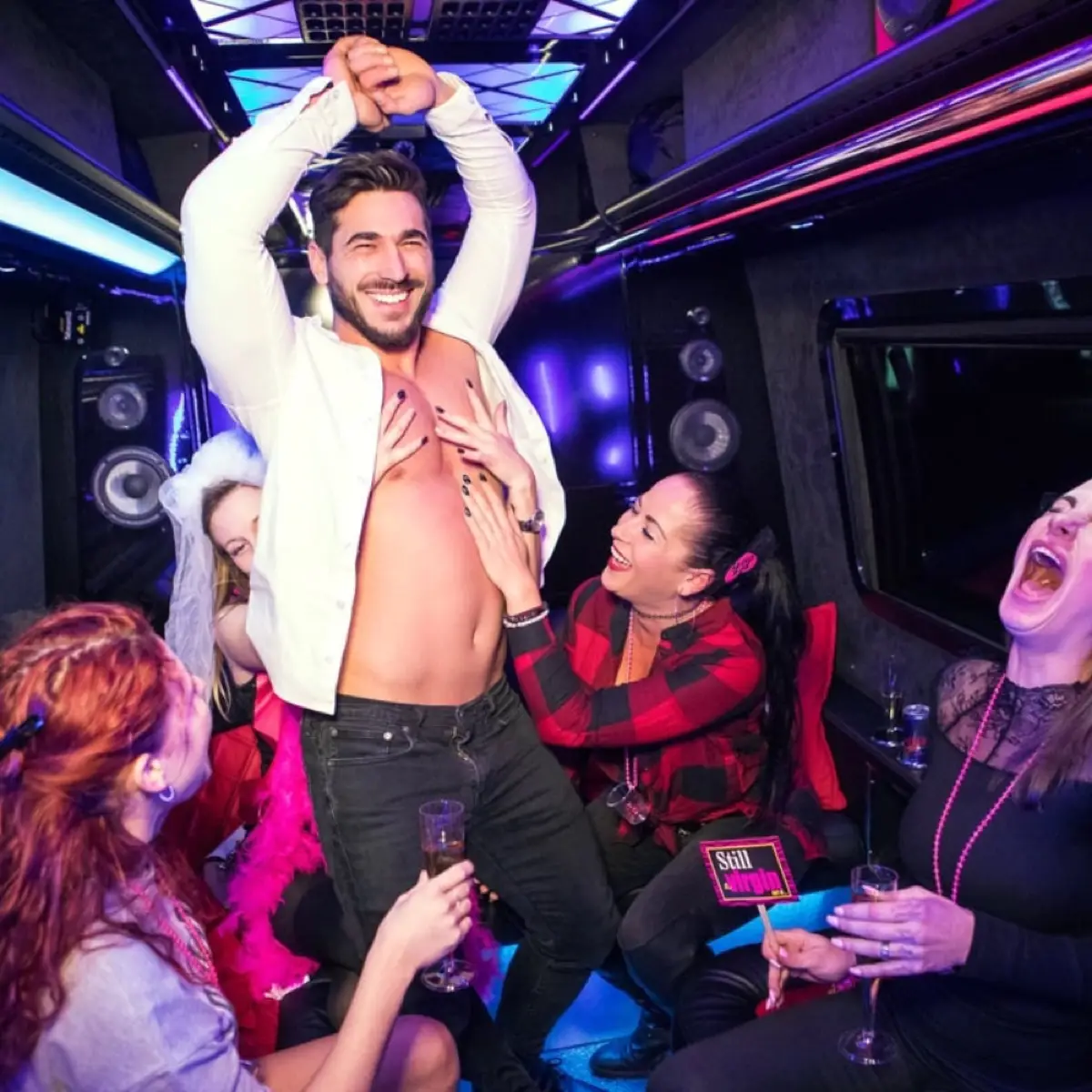 Striptease man in Praag