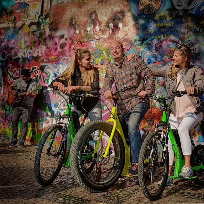 E-scooter en fat tire e-bike tour Praag - Afbeelding 3